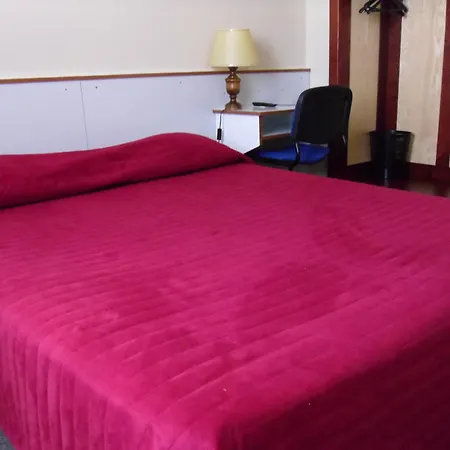 De Bale Hotel