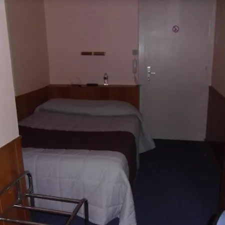 De Bale Hotel 2*
